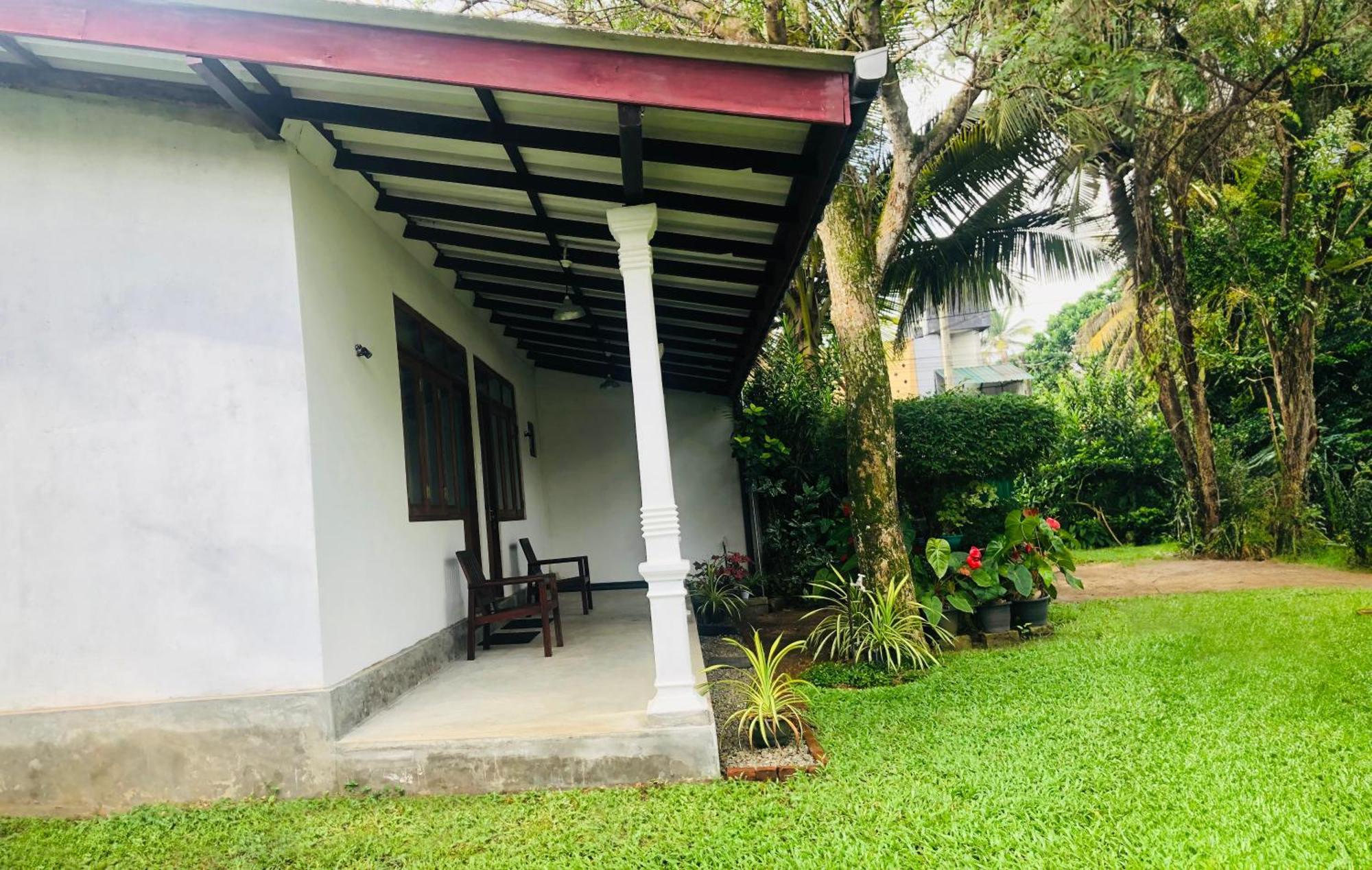 Hotel Waves Hikkaduwa Exterior foto