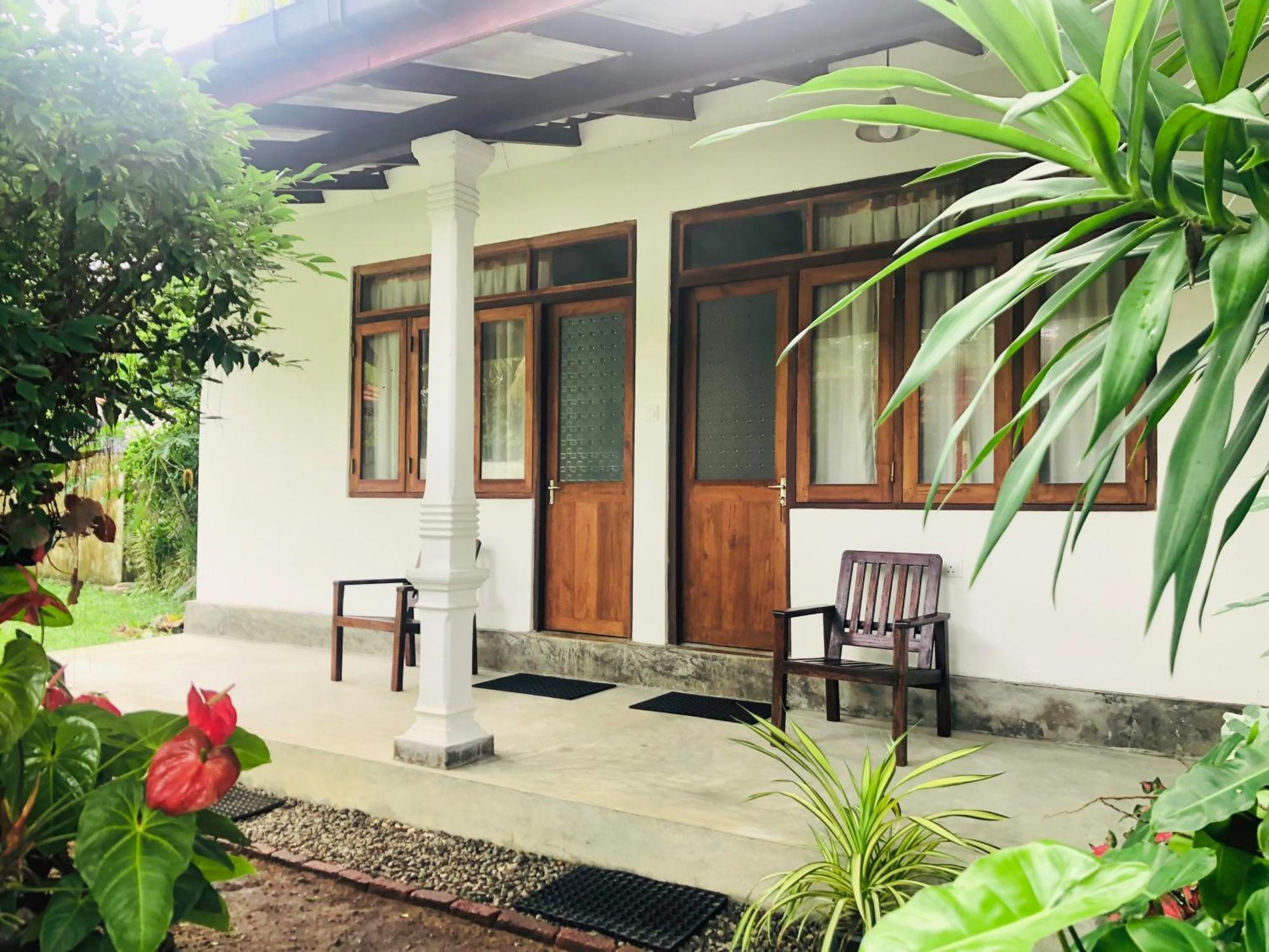 Hotel Waves Hikkaduwa Exterior foto