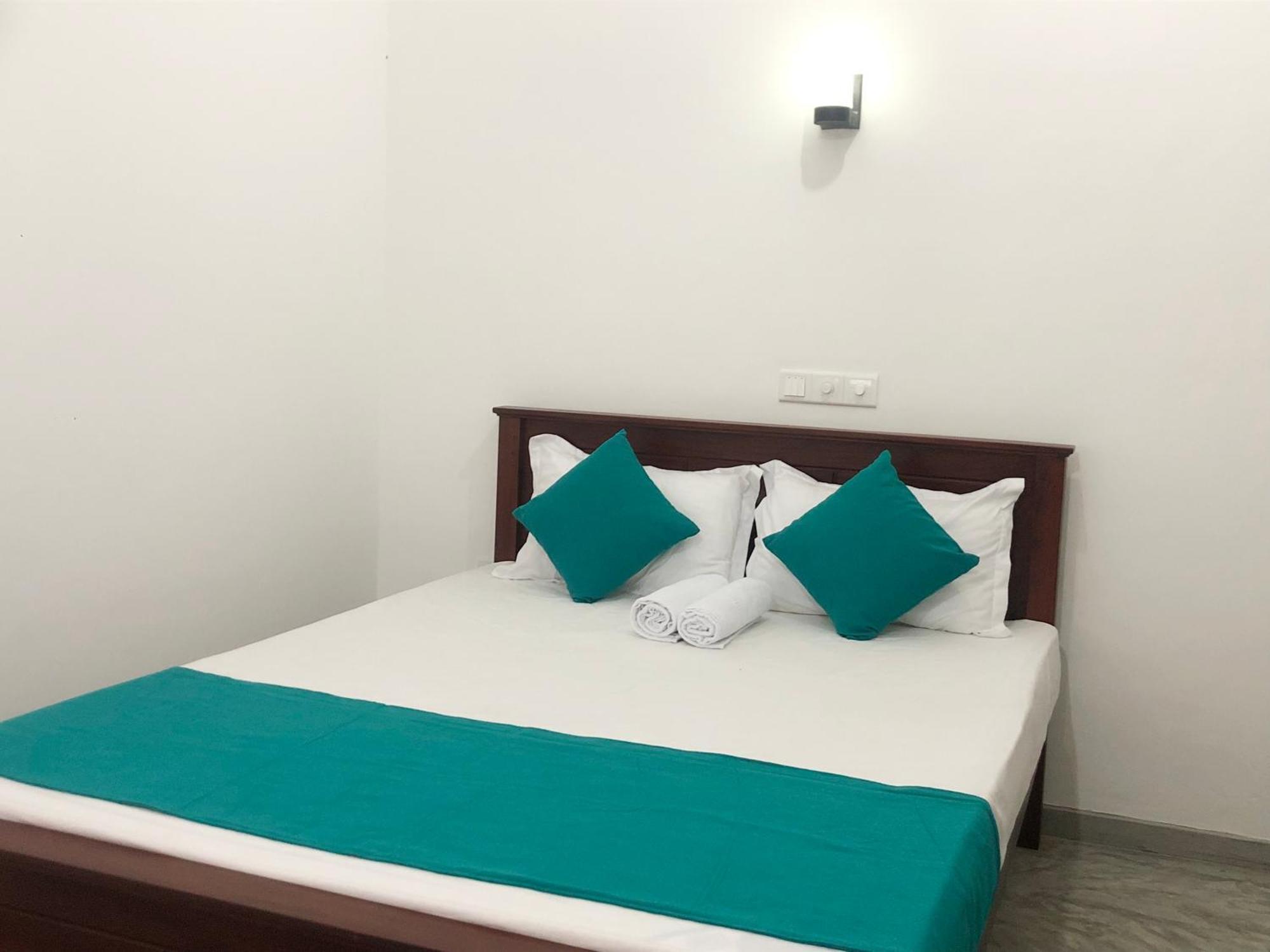 Hotel Waves Hikkaduwa Exterior foto